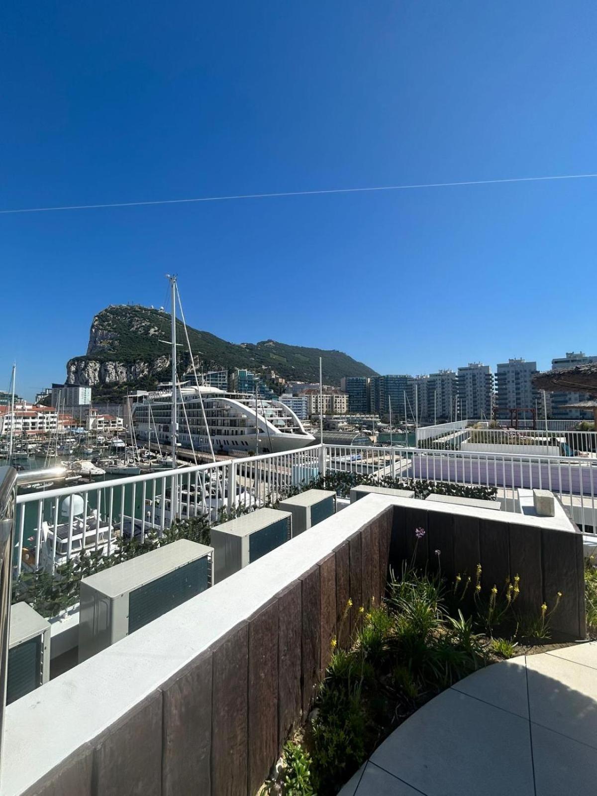Marina Club Luxury Private Studio With Pool And Incredible Views Gibraltar Exterior foto